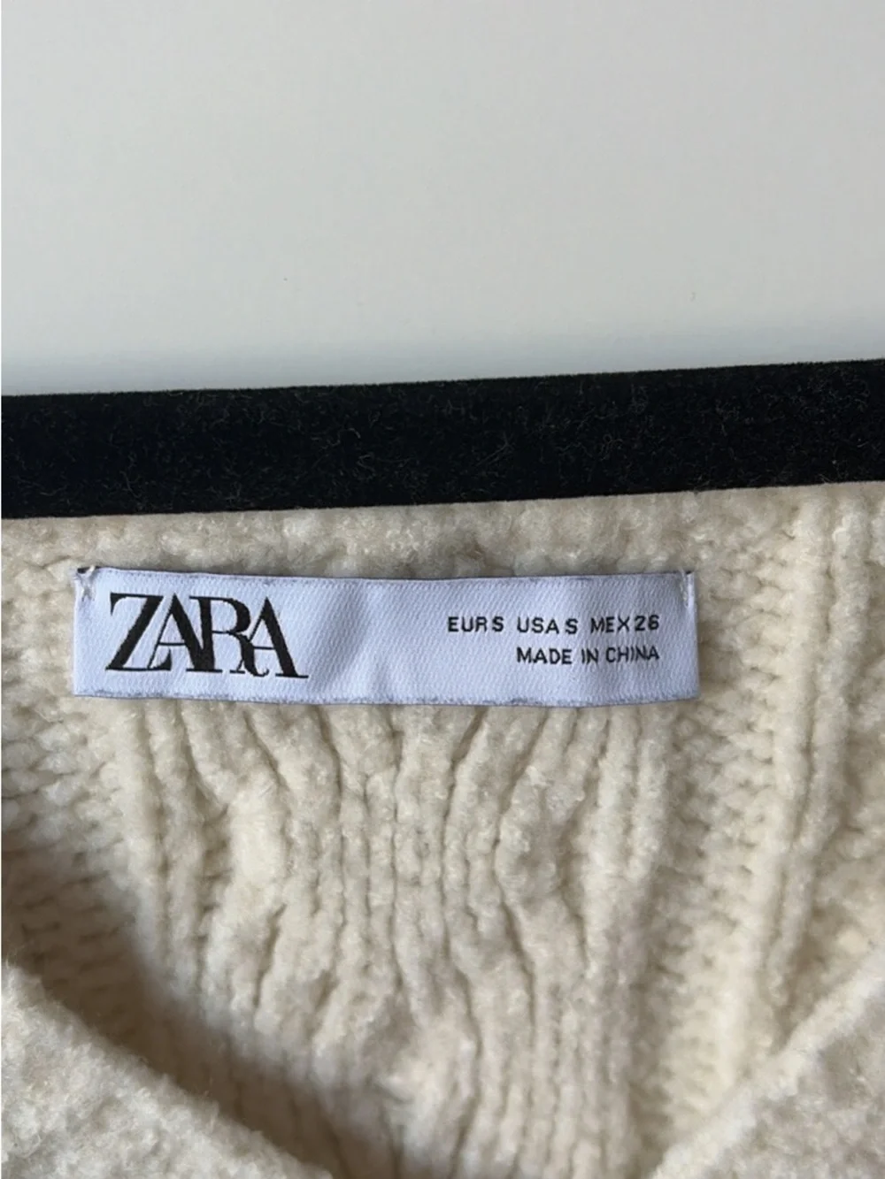 Zara Ivory Cable Knit V-Neck Sweater Vest - Picture 2 of 2
